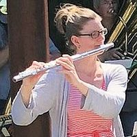 Evelin Lutzke leitet Querensa – Satruper Querflöten-Ensemble